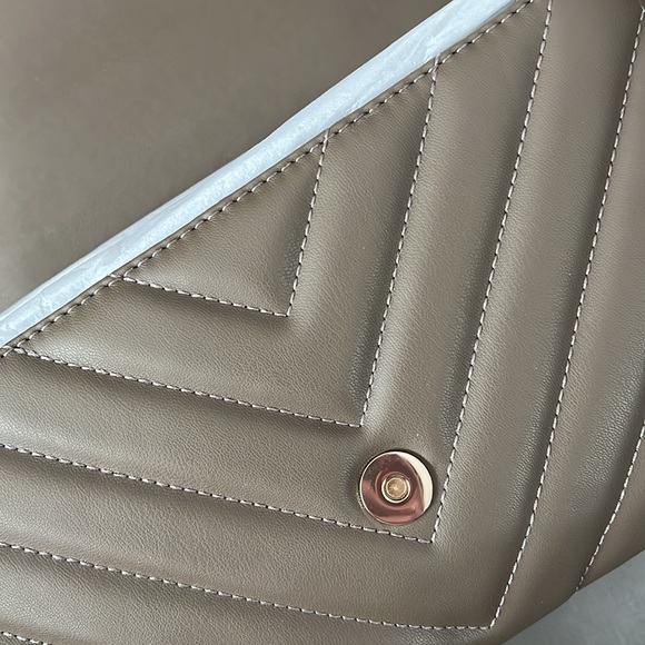 DKNY New Veronica Large Shoulder Bag Clay Gray Crossbody Purse Handbag - Picture 17 of 17